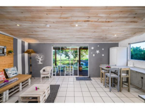 302 On Old Seaview Road - Milkwood Cottage